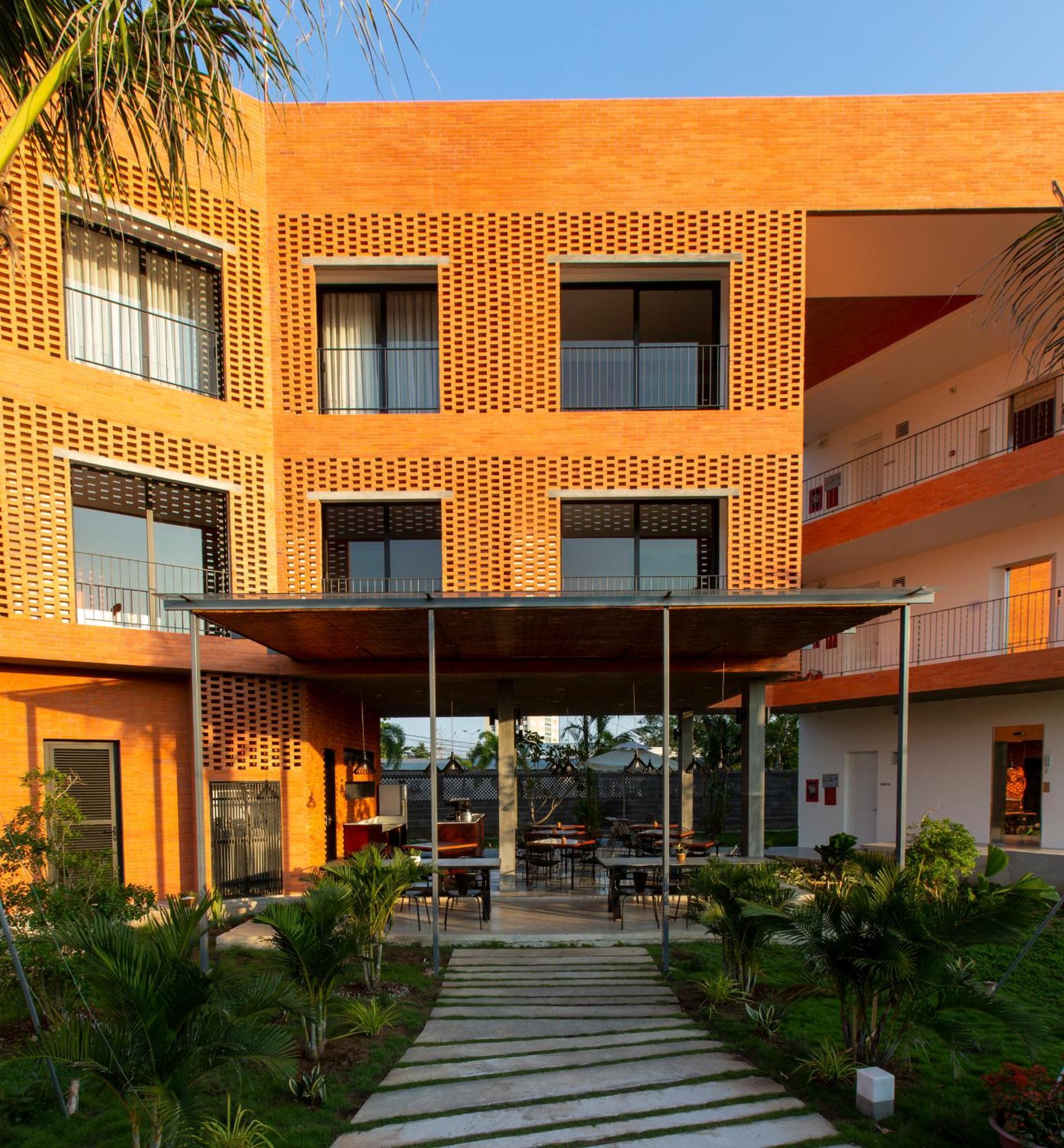 khách sạn Huỳnh Thảo Hotel Ben Tre Exterior foto